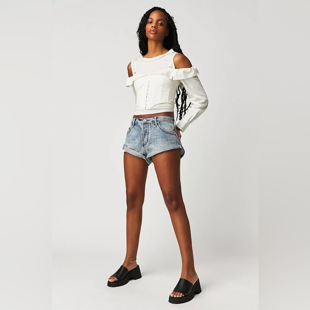 NWT One Teaspoon Bandits Low Rise Denim Shorts - Picture 2 of 6